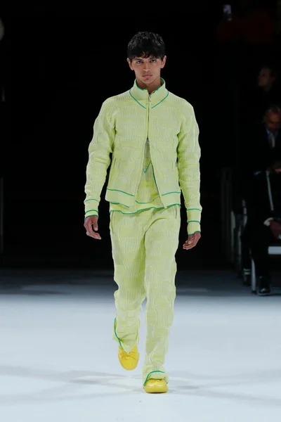 Look 17
